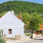 Aracsi Vendeghaz Guest house