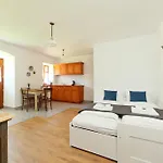 Guest house Aracsi Vendeghaz 4*