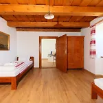 Guest house Aracsi Vendeghaz 4*