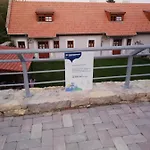 Aracsi Vendeghaz Guest house Balatonfured