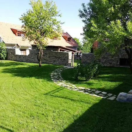 Aracsi Vendeghaz Pensjonat 4*