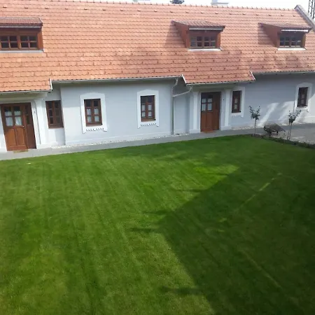 Pensjonat Aracsi Vendeghaz 4*