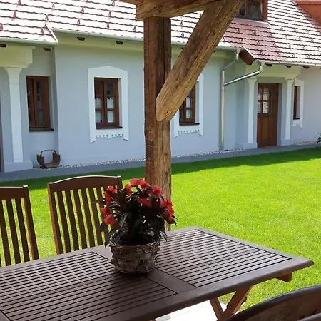 Aracsi Vendeghaz 4* Balatonfüred