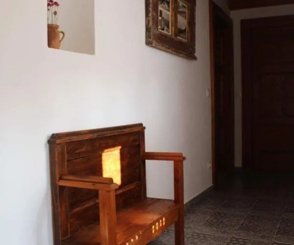 Aracsi Vendeghaz 4* 블로톤퓌레드